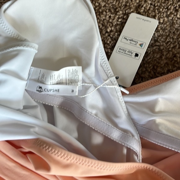 NEW Cupshe Color Block Swimsuit - Size Medium - Picture 7 of 7